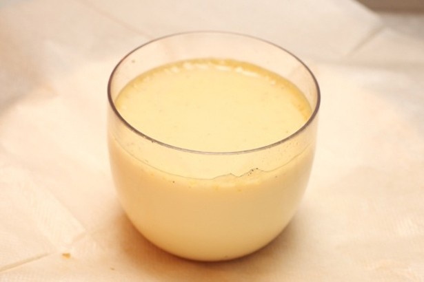 卵、牛乳、バニラビーンズの風味をストレートに味わえる「プリン」(260円)