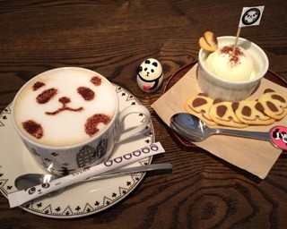 パンダグッズ＆メニューがいっぱいの“パンダカフェ”