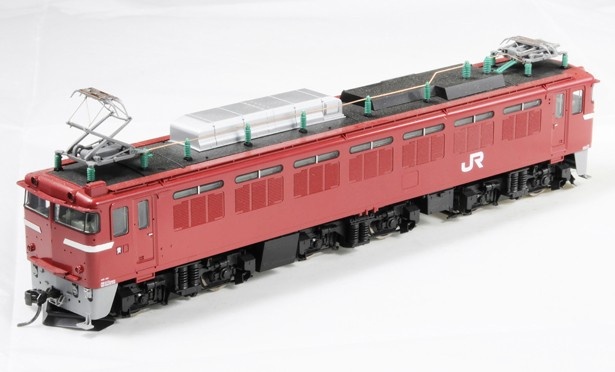 「EF81 赤2号(ひさし付)」(2万2,800円)。雪除けのひさしをカスタマイズして再現したレア物