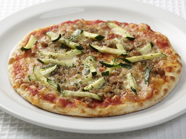 7月のピザ「ズッキーニのピザ」は札幌本店ビルの他、直営店各喫茶室でも提供