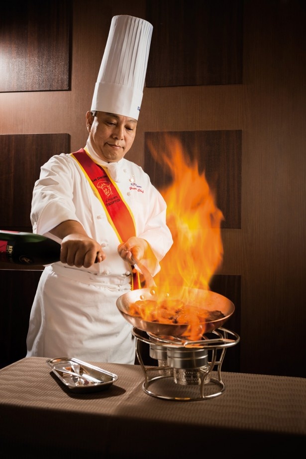 7月11日(土)と12日(日)の第1部はホテルのパティシエが来店