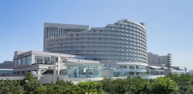 【写真を見る】ドラマのロケ地となる「ホテル日航東京」とのコラボレーションが実現