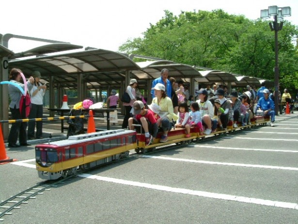 8月15日(土)には、ミニ京阪電車もやって来る