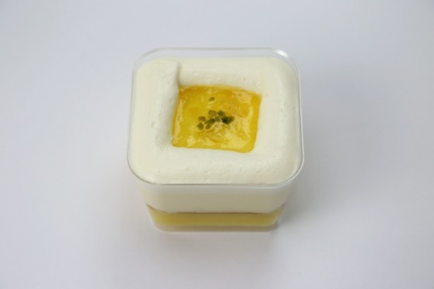 ｢レモンティラミス｣(240円)。レモンシロップを使用し、爽やかな味わいに仕上げた夏向けのティラミス ※7月15日(水)発売