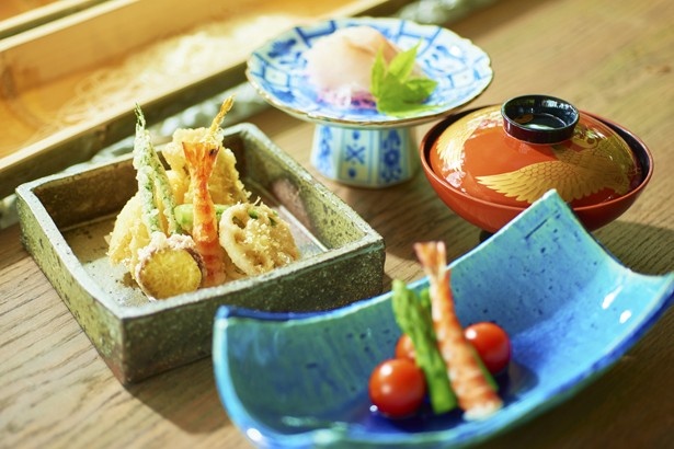 【写真を見る】道産を中心に、旬の食材で彩られた料理の数々を堪能したい