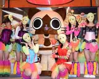 仮面女子も応援！渋谷に「モンハン」コラボカフェ誕生