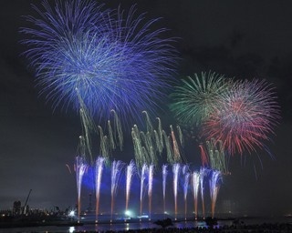都内で一番乗りの“足立の花火”