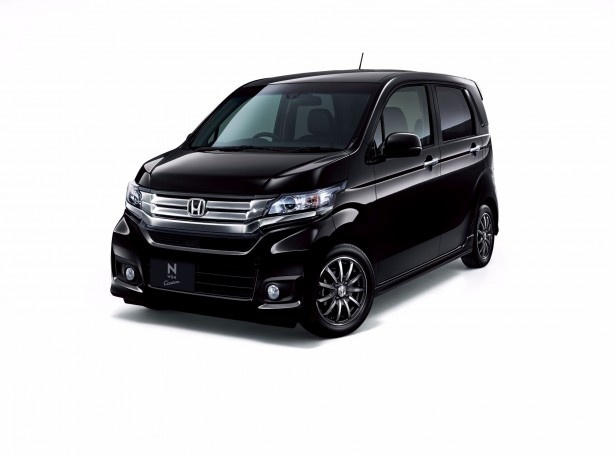 【写真を見る】軽自動車としては、初めて新安全性能総合評価で最高の「5つ星」を獲得したエヌ ワゴン