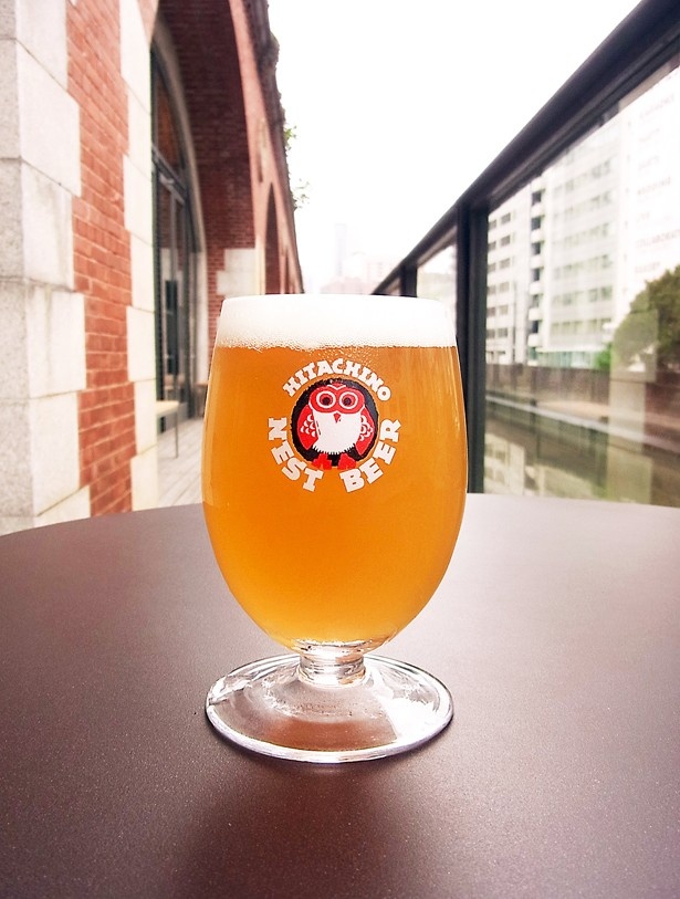 女性が飲みたくなるクラフトビールとして「-HANAYAGI- mAAch ecute」(680円)を開発