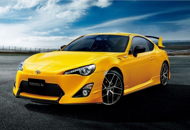 フロントとリアのバンパースポイラーなどの空力パーツをカスタマイズした特別仕様「GT Yellow Limited エアロパッケージ」