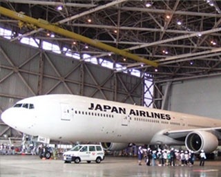 夢に向かってテイクオフ！親子で飛行機の整備工場見学