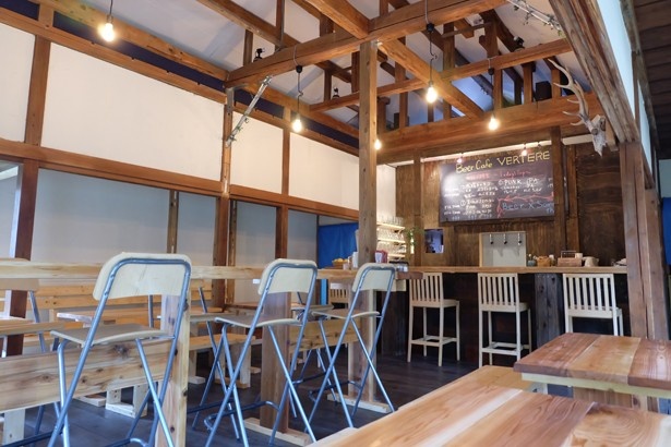古民家を改造したオシャレな店内