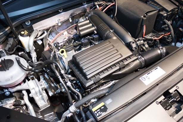 2.5Lクラスのトルクと小型車なみの燃費を実現した、直列4気筒1.4Lターボエンジン。トランスミッションは、7速DSGを搭載する