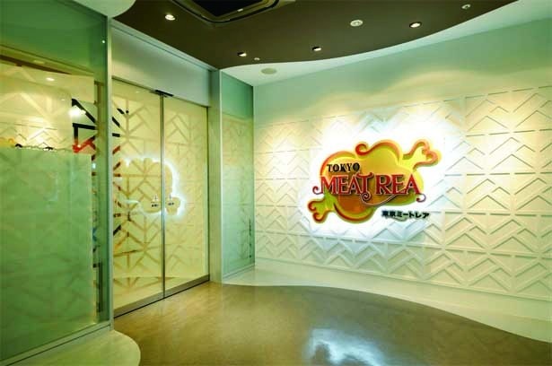 東京ミートレアはイートイン店とテイクアウト専門店で様々肉料理が楽しめる
