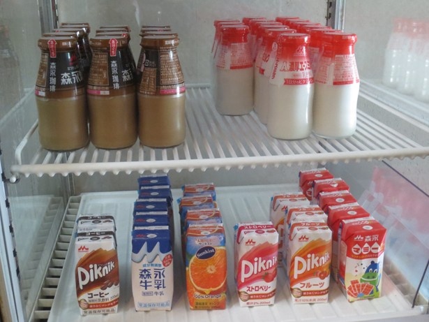 定番のコーヒー牛乳なども。風呂上がりにグイッと飲みたい