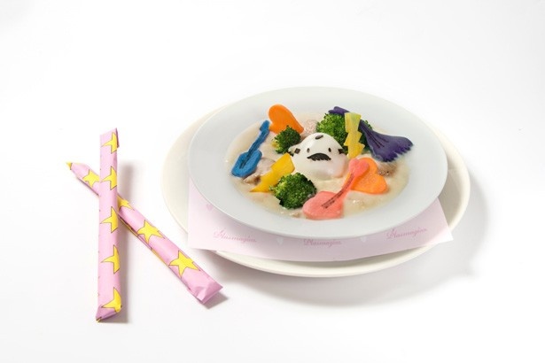 【写真を見る】シアンがMIDICITYで初めて食べたメニューを再現した｢すごく、ほっこりするにゃん♡プラズマジカまじかる♪シチューby Angelica｣(1180円)