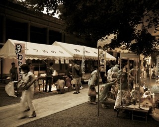乃木神社の夏祭りでノスタルジックな体験を
