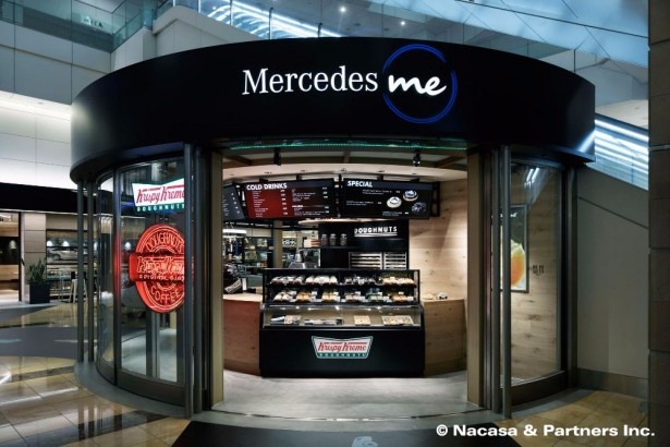 「Mercedes me Tokyo HANEDA」は、7月21日にグランドオープン。羽田空港第2旅客ターミナルマーケットプレイス地下1階に開設された施設
