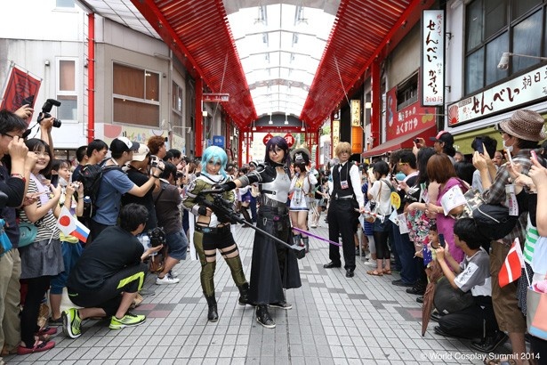 世界コスプレサミット2014にて、大須商店街で実施されたコスプレパレードの一幕
