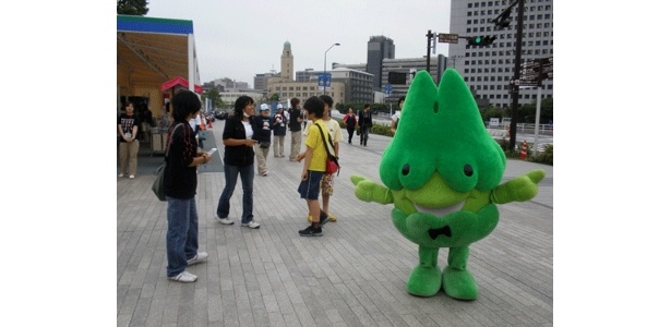 「浜松モザイクカルチャー世界博 浜名湖立体花博」イメージキャラクター・モザイ。詳しくは開国博通信Vol.21を読んでね！