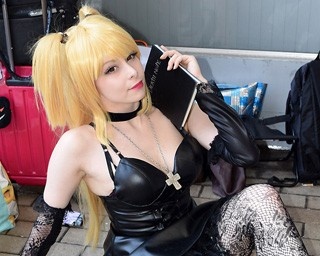 露出度高すぎ！ワンフェスで見つけたコスプレ美女20選