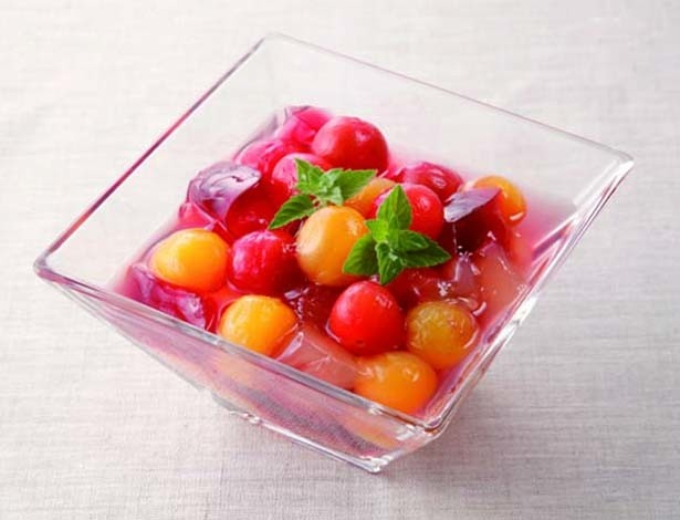 美幌町のTom’s Gardenで作られる「美幌地中海トマト」は、柿安ダイニングの「美幌産ミニトマトのコンポート」(100g/378円)で味わえる。食卓に彩りを添える1品