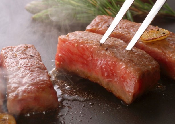 ステーキや極上カレーなどのスペシャルメニューが食べ放題！リーガロイヤルホテル大阪が豪華バイキングを3日間限定開催
