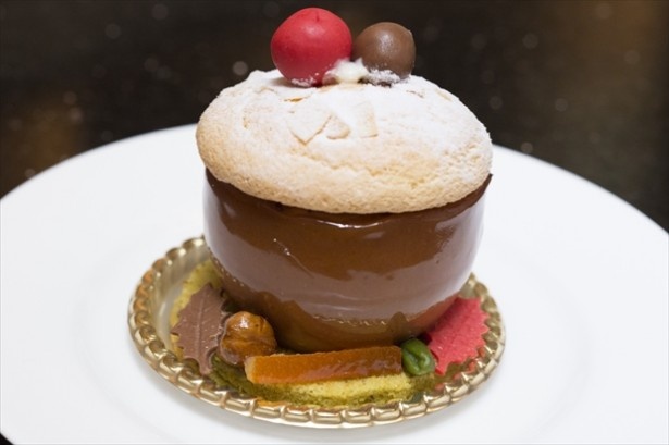 【写真を見る】チップとデールをイメージさせるような凝ったチョコレートムース！