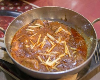 イスラム教徒が集う！ヤシオスタン食堂の“イード”とは？