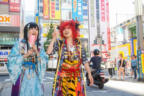 姉のむくさん(写真右)が何かを発見した模様