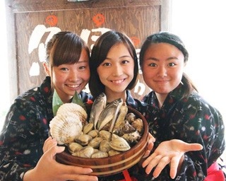 カワイイ”海女ちゃん”が出迎えてくれる海鮮食べ放題店