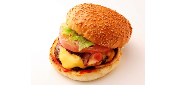 箕面の地ビールにピッタリ！大阪の「江戸堀バーガー（R）」（700円）