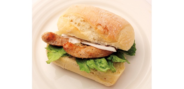 イタリアンテイスト満載。大阪の「うつぼバーガー　サルシッチャ」（780円）