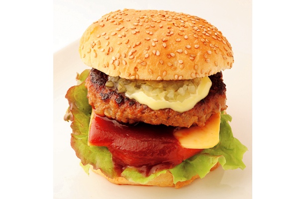 うまさに思わずえびす顔。兵庫の「エベスバーガー」（410円）