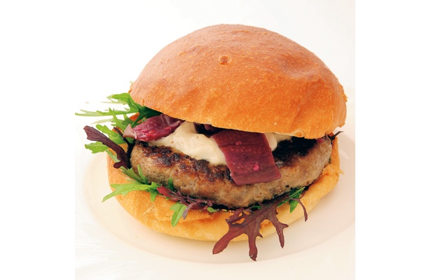 まるで京料理の味わい。京都の「京都バーガー」（950円）