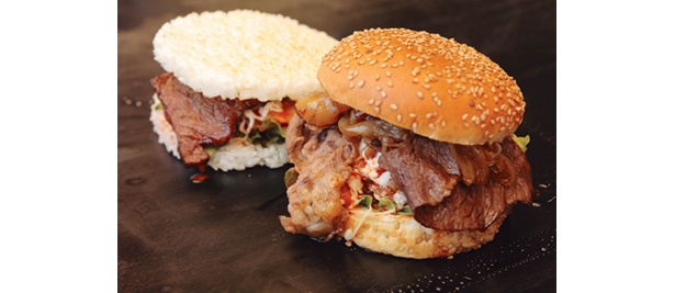 番外編　鶴橋バーガーでは、「鶴橋ブルコギバーガー」（420円）と「鶴橋ライスバーガー」（577円）も