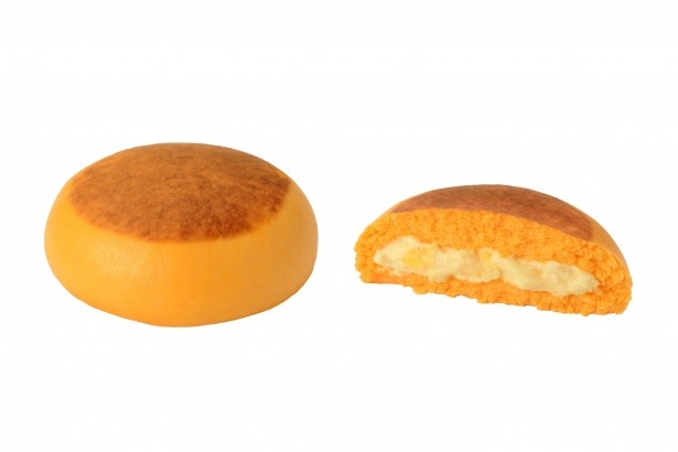 ｢チーズを味わう4種のチーズまん｣(130円)。カマンベール、ゴーダ、チェダー、パルメジャーノレッジャーノを使用、クリーミーでなめらかな口当たり