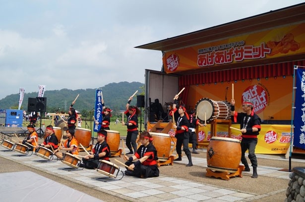 【写真を見る】ステージイベントでは、地元に縁のある出演者がサミットを盛り上げる