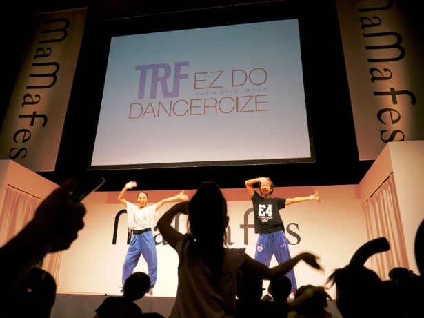 大ヒットDVD「TRFイージー・ドゥ・ダンササイズ」のステージがパワーアップして今年も登場！