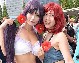 セクシー美女ら、水着や浴衣コスプレで夏コミケ参戦！