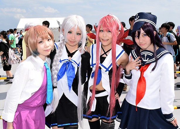 コスプレイヤー=左から、李煌龍、璃緒、kaduki、Jessica