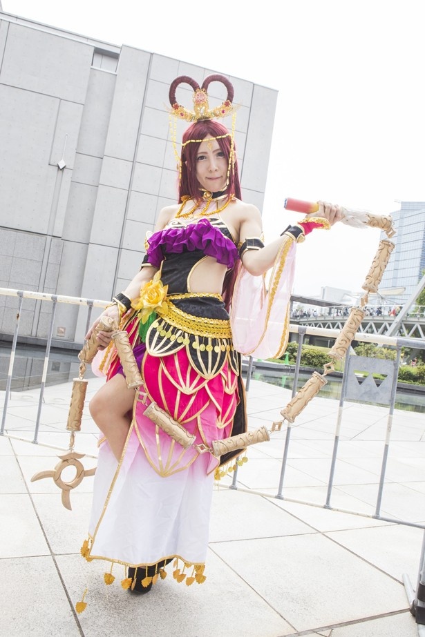初めてやってきたコスプレ広場に興奮気味の様子