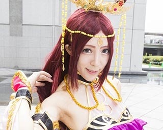 コスプレ美女がブラブラ！神崎りのあとコミケ88を散策