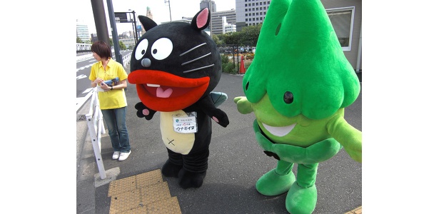ウナギイヌとモザイの2ショット！