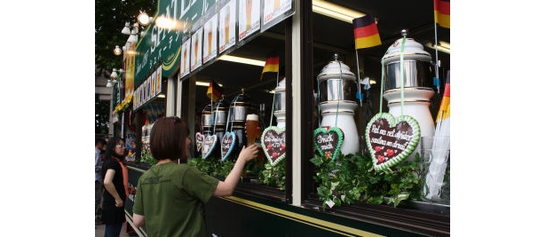 女性も飲みやすいフルーティーなビールがそろう
