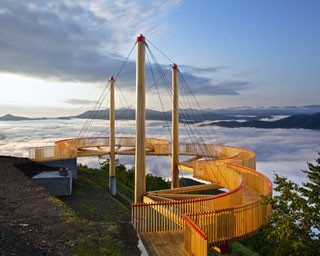 雲の上を歩く不思議体験！雲海テラスに新デッキ登場