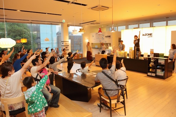 【写真を見る】参加型イベントで盛り上がる、2014年「インゾーネナイト」の様子