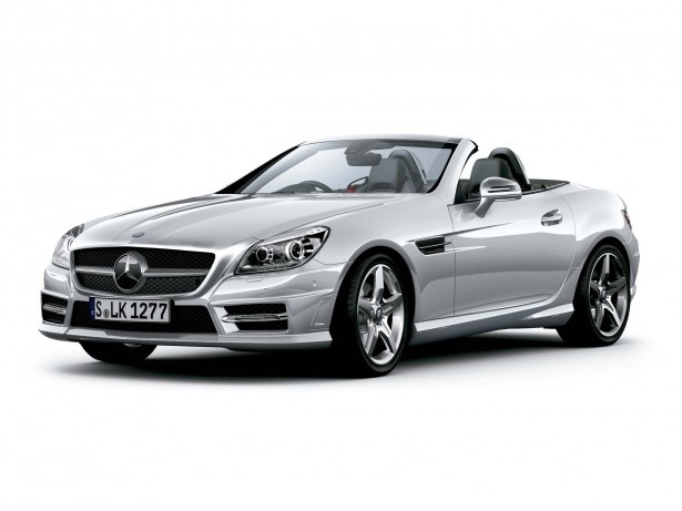 9速オートマティックトランスミッションを搭載する「SLK 200 Trend+」(551万円)