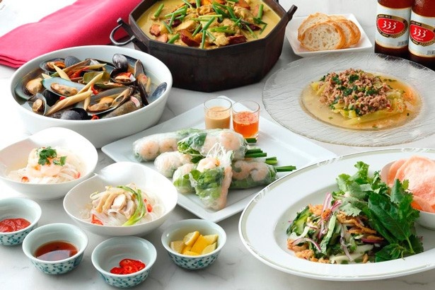 生春巻きやバインセオなどの代表的なベトナム料理が大集合！