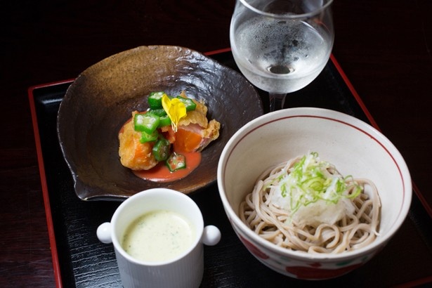 「そばとおやさい おもてなし 花桐」では、季節の食材で作る肴で一杯(画像は昨年開催時のもの)